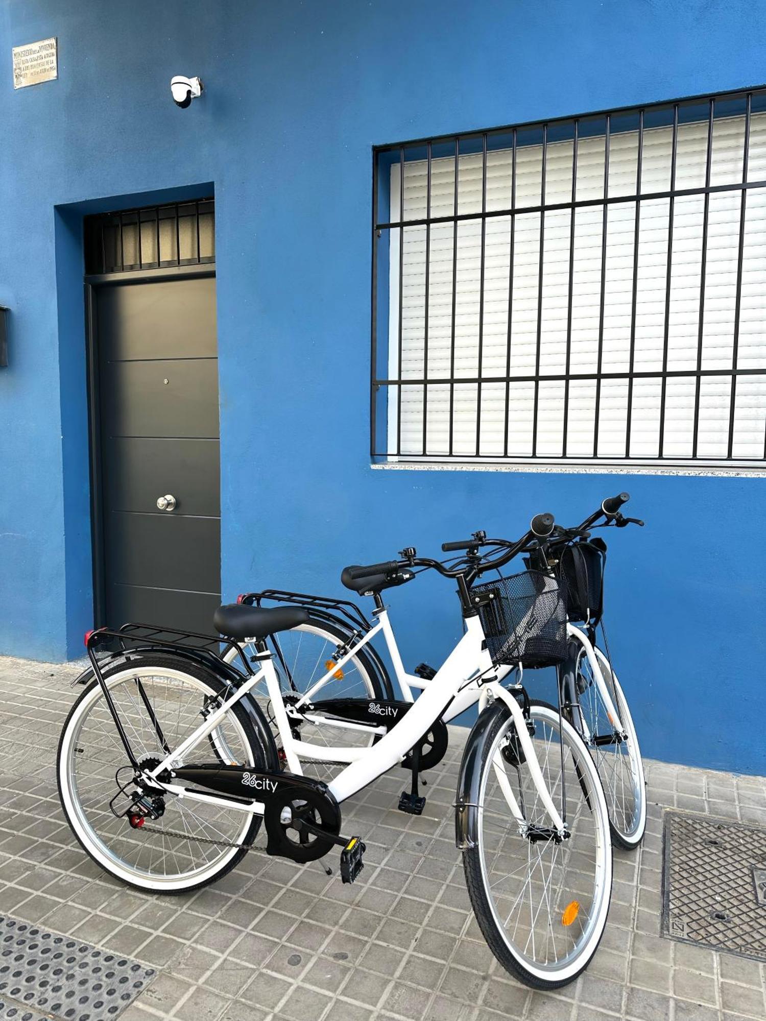 The Valencia Stop Exterior foto